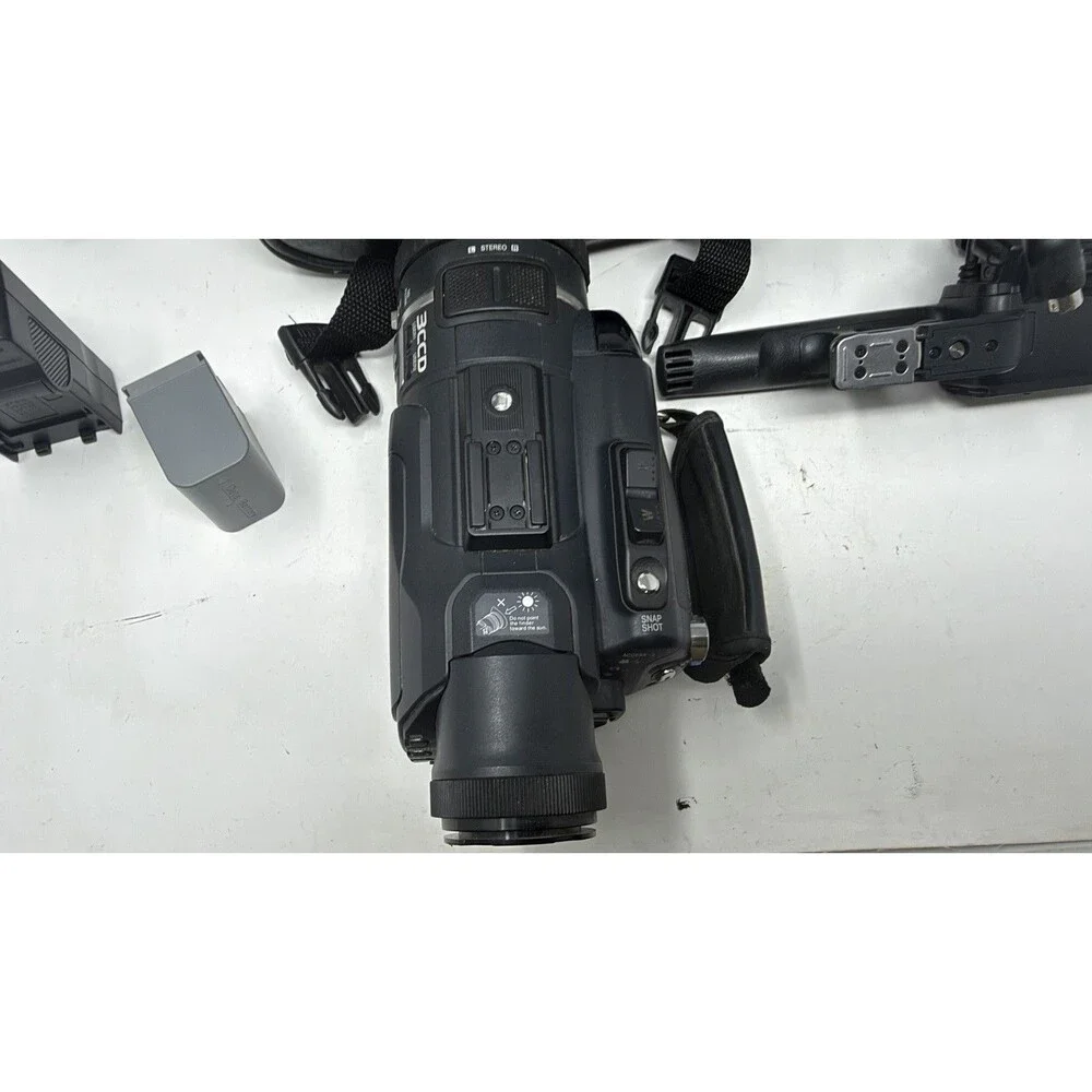 JVC GY-HM100U 3CCD Pro HD SD Handheld Camcorder Digital Camera | Tested 114Hrs
